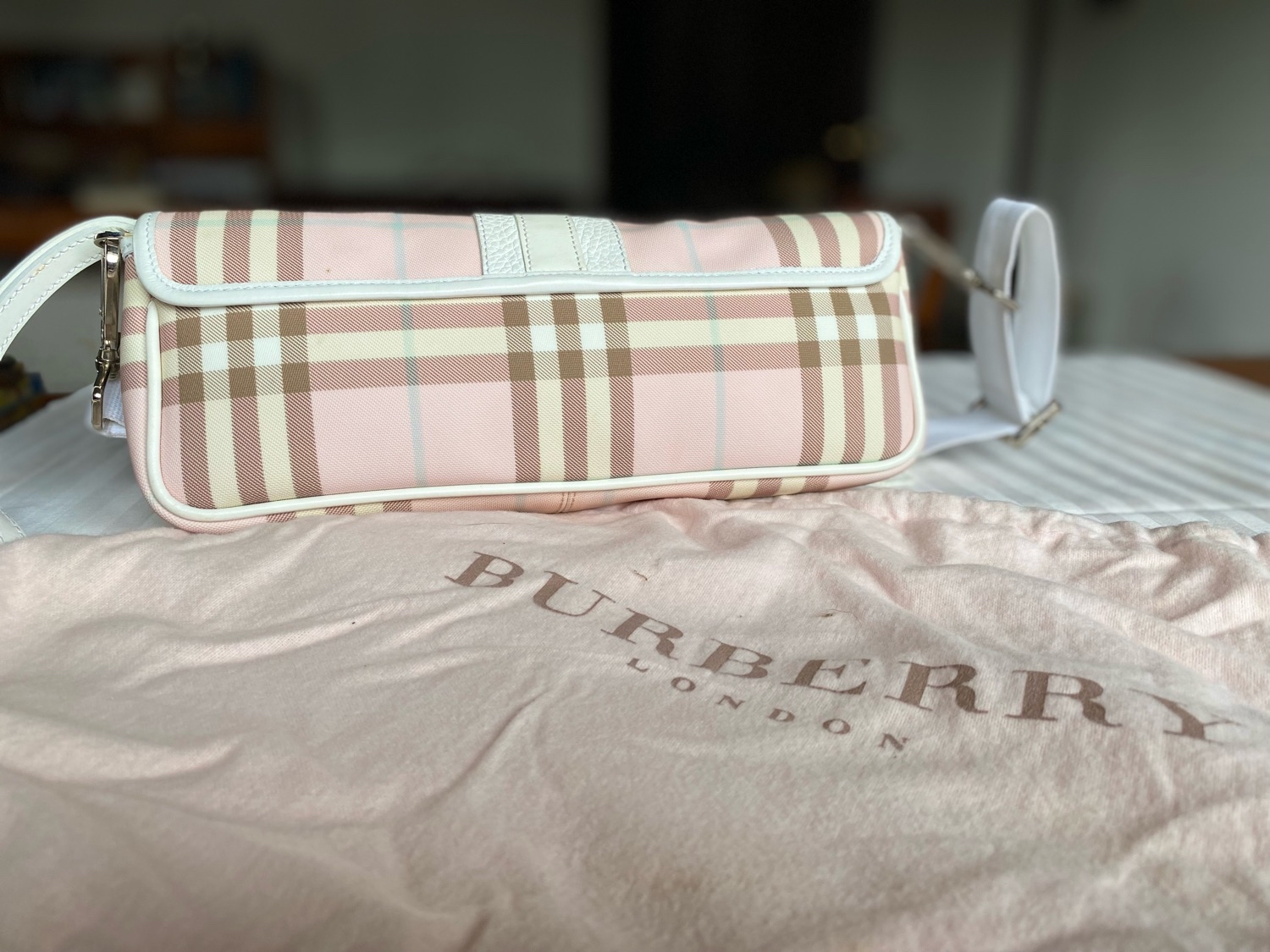 Burberry Nova check Pink Top handle bag RE.LOVED Sustainable Fashion Buy Sell Relove your dressing